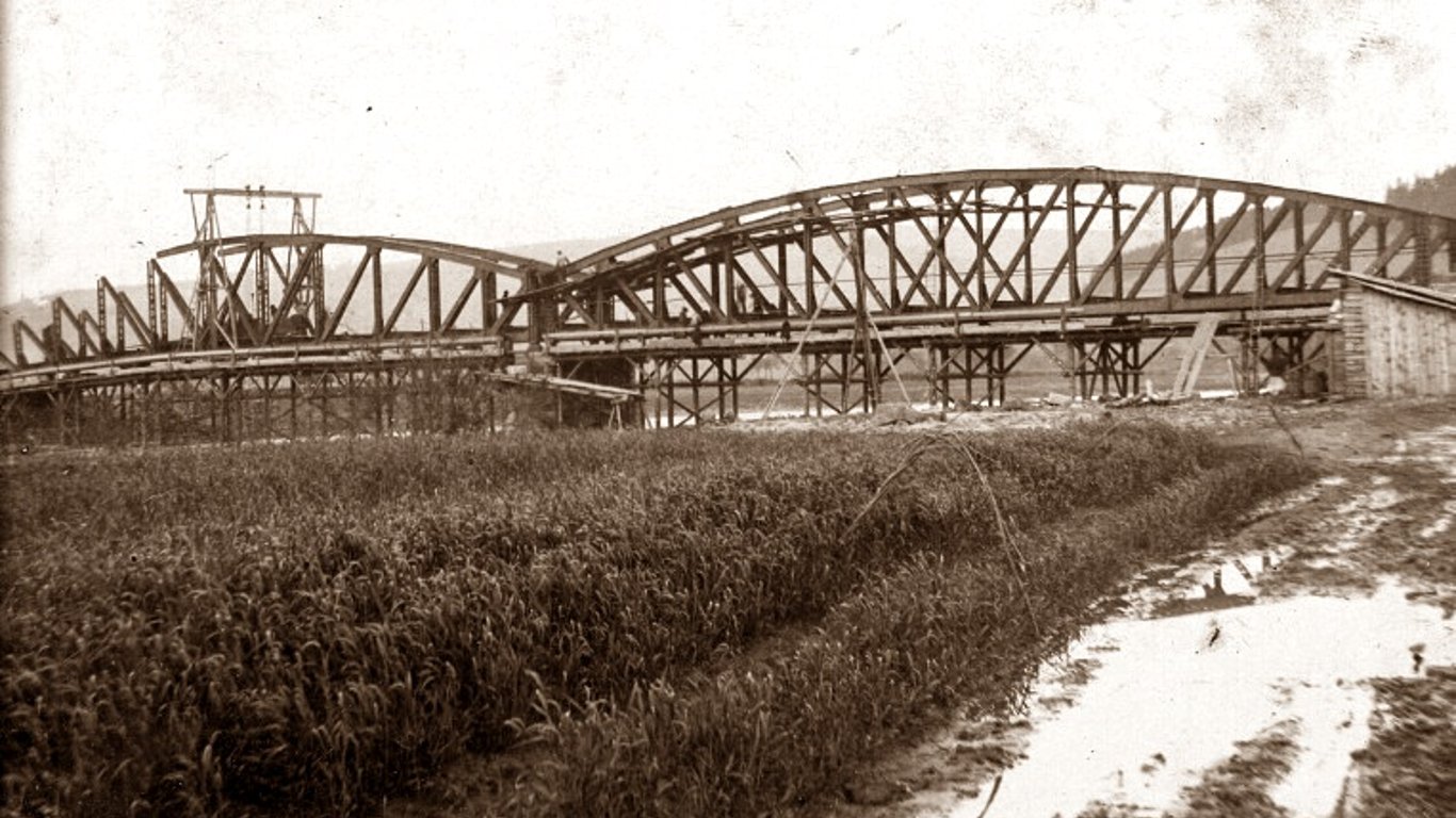 Будівництво залізниці на Львівщині понад 100 років тому – фото