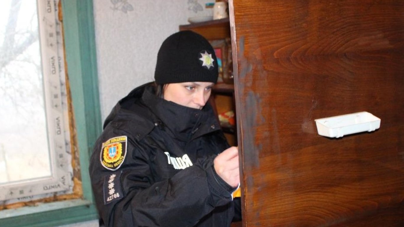 В Одесской области задержали троих злоумышленников — ограбили прикованную к постели женщину