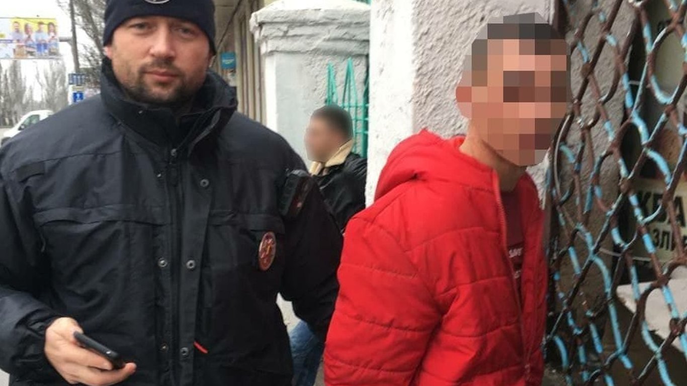 В Одессе задержаны двое мужчин, напавших на женщину