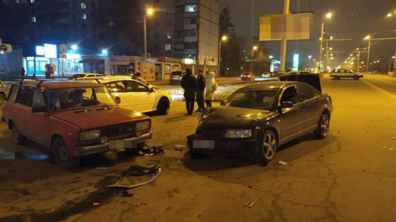 В Харькове пьяный водитель спровоцировал ДТП с участием четырех машин