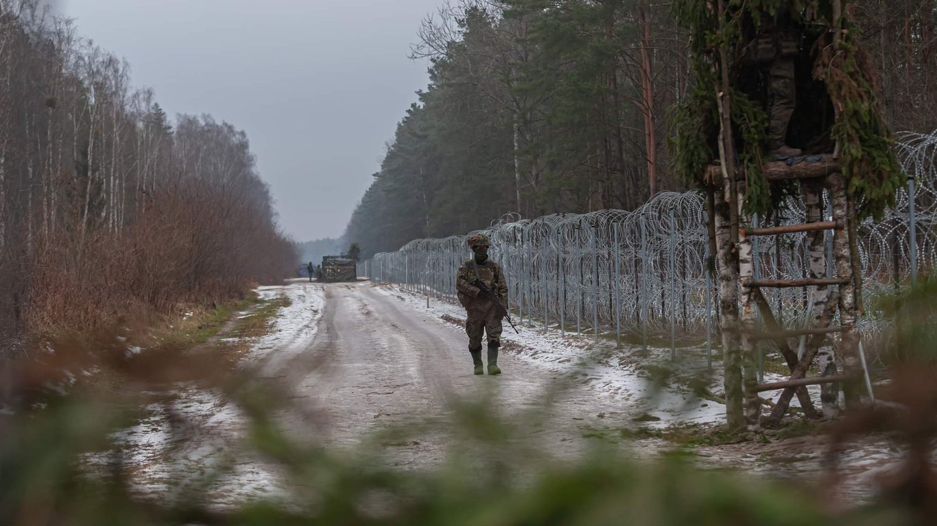 Белорусский генерал руководил мигрантами, штурмовавшими польскую границу