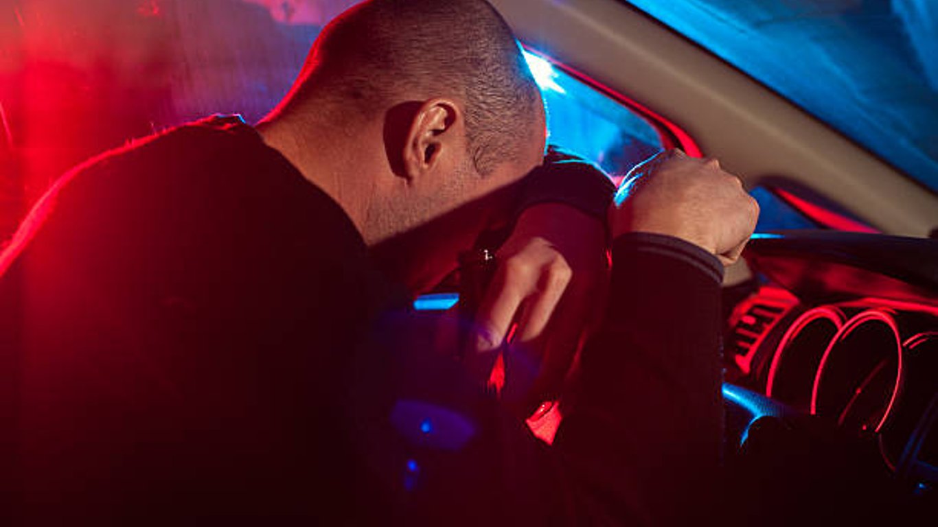 У Харкові п’яний водій заснув за кермом і виїхав на перехід – фото
