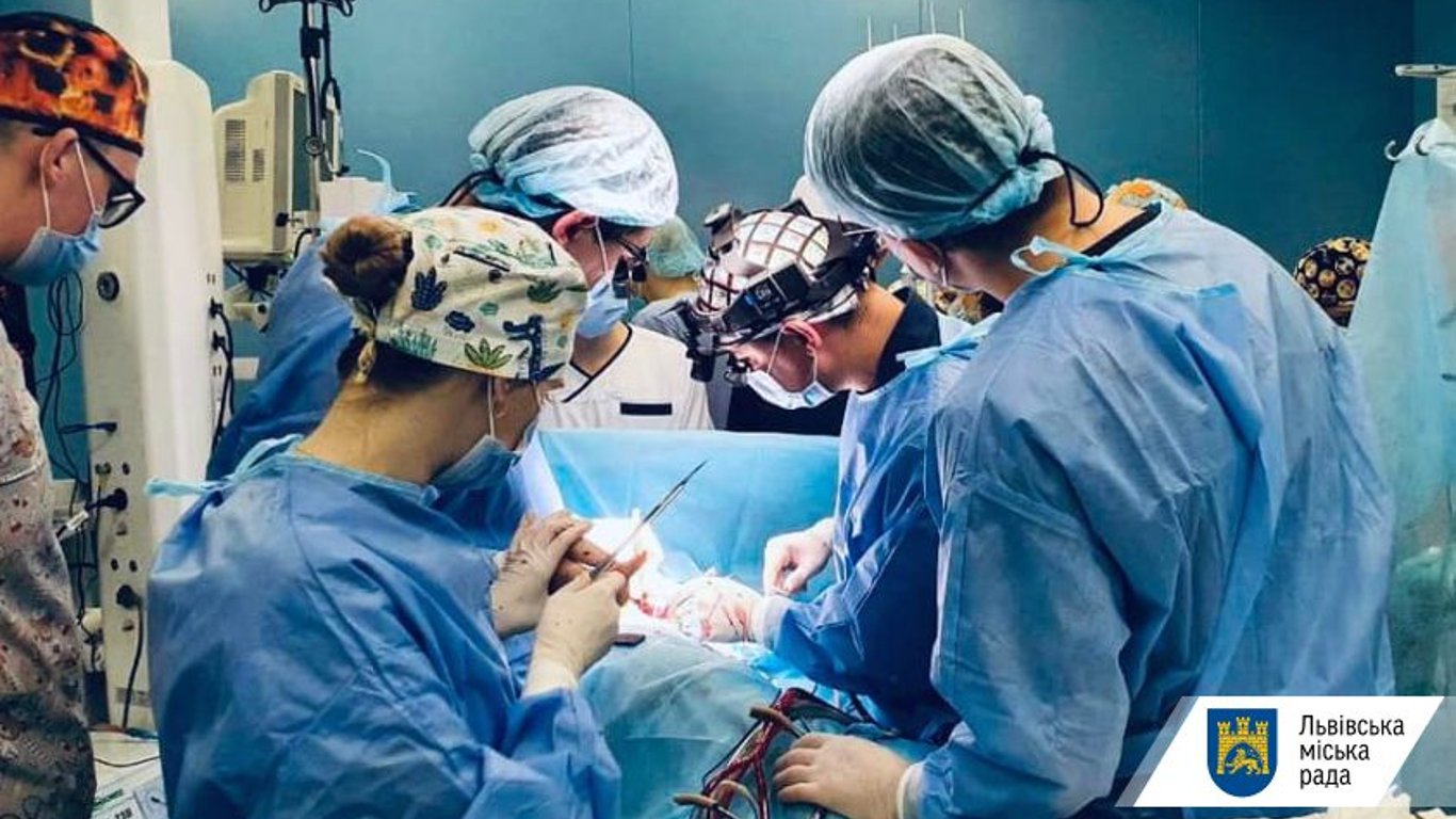 У Львові трансплантуватимуть кістковий мозок дорослим людям