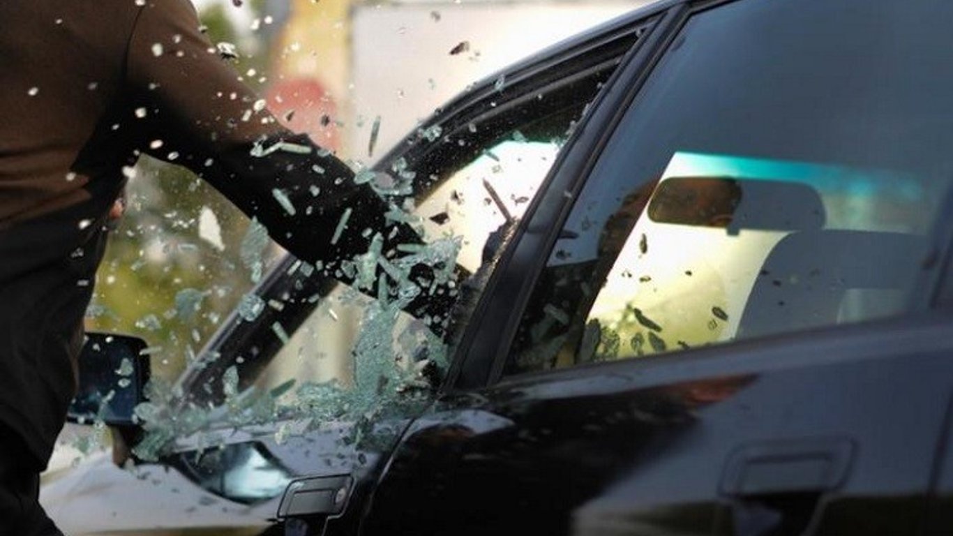 Ограбление в Киеве - иностранцы сломали решетки на окнах и ограбили киевлян