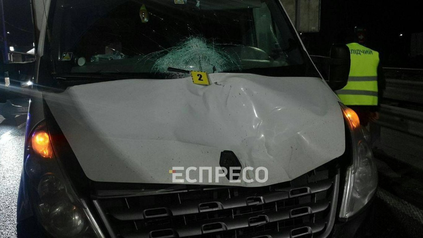 ДТП Киев - два грузовика сбили мужчин насмерть