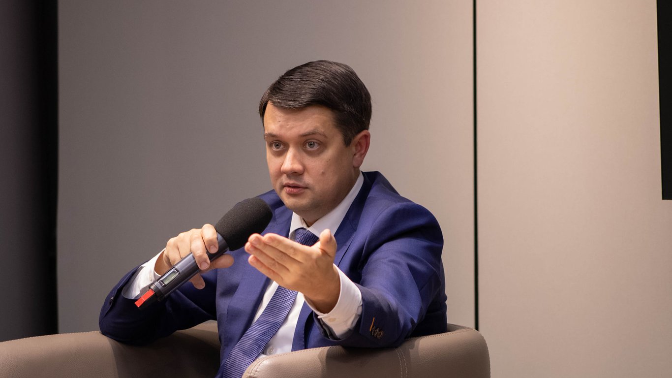 Дмитрий Разумков прокомментировал скандал с телеканалом Рада-подробности