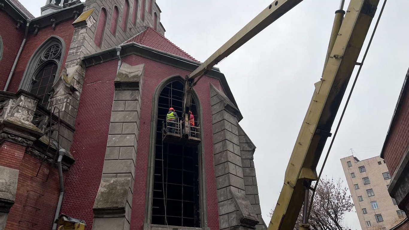 Миколаївський костел - стартувала реставрація - фото