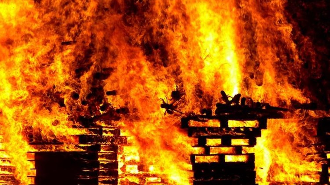 Пожежа під Києвом - у вогні загинув пенсіонер - подробиці