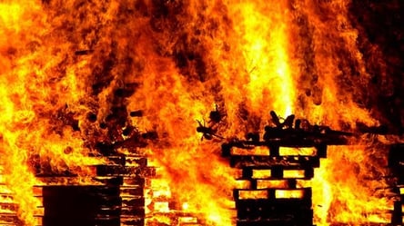 Під Києвом у пожежі загинув пенсіонер - 285x160