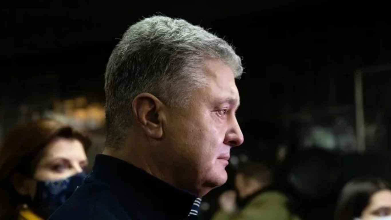 Следователи ГБР пытались вручить повестку Порошенко - он их проигнорировал