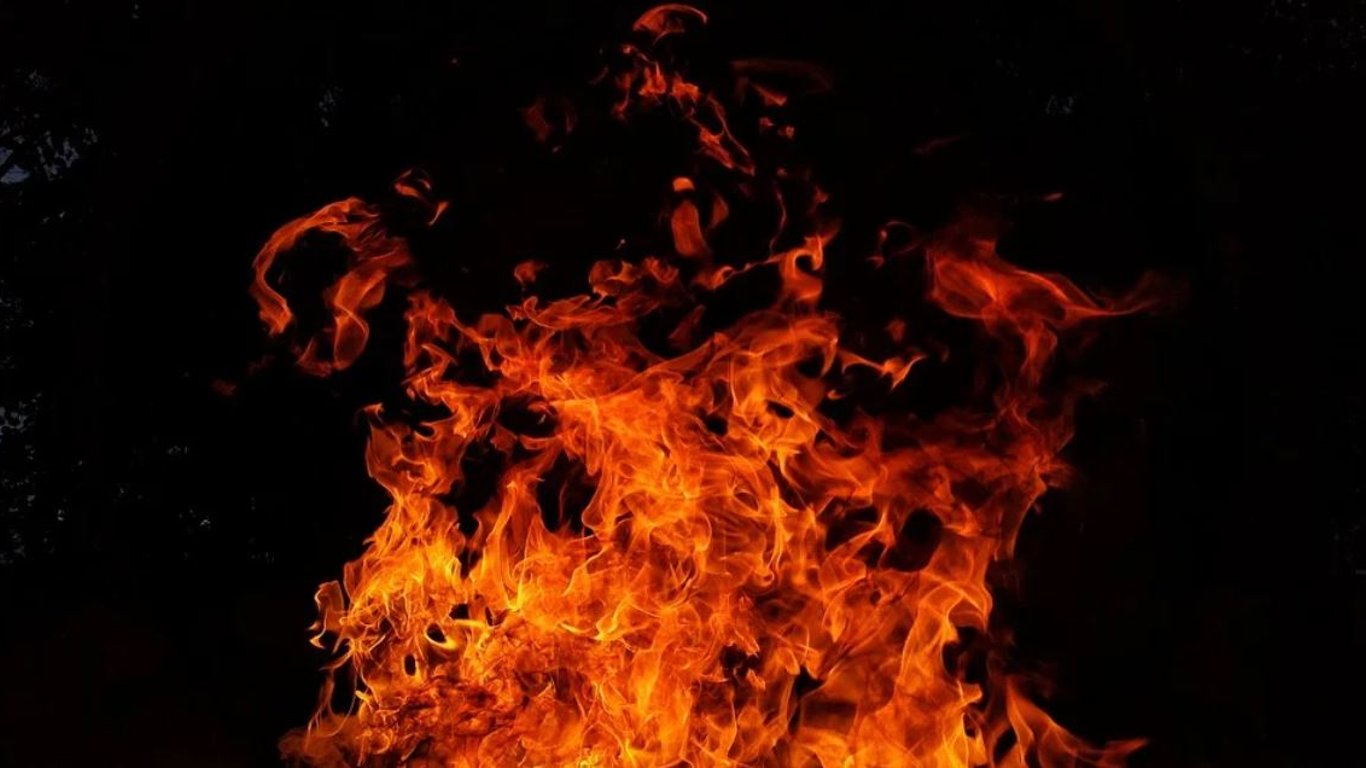У Києві горить ресторан "Ватра"