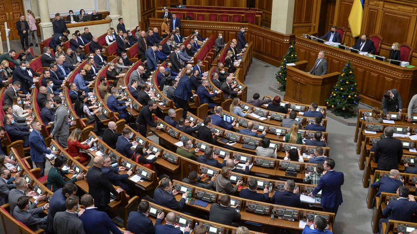 Свежий рейтинг партий в Украине: наибольшую поддержку имеют две политсилы