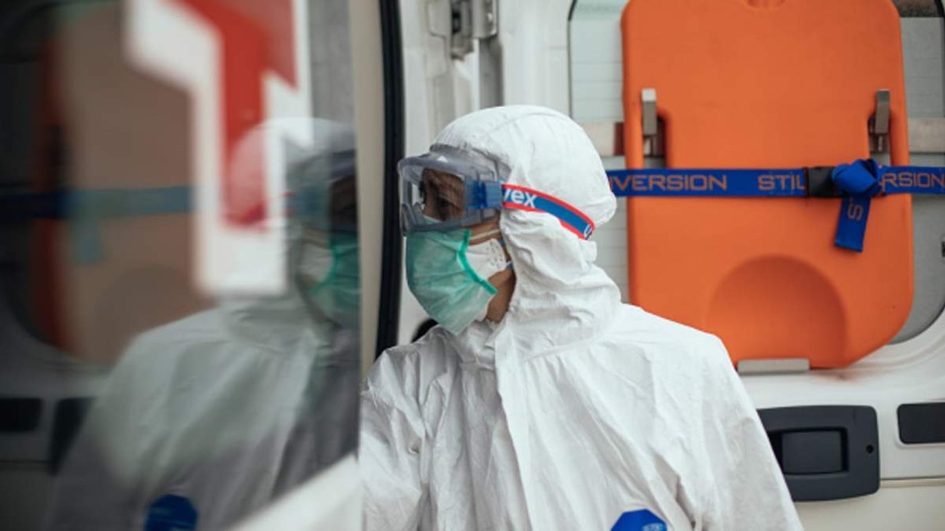 Експерт дав прогноз щодо пандемії COVID-19 в Україні