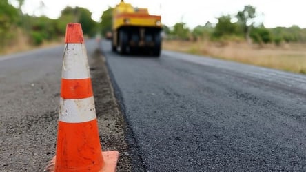 "Люди матимуть дорогу, а я не буду мати хати": на Львівщині робітники руйнують будинок жінки. Фото - 285x160