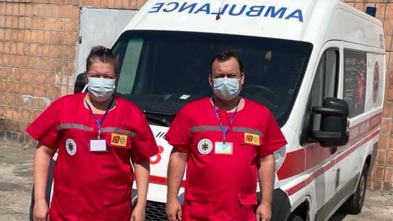У Харківській області лікарі швидкої допомоги врятували немовля