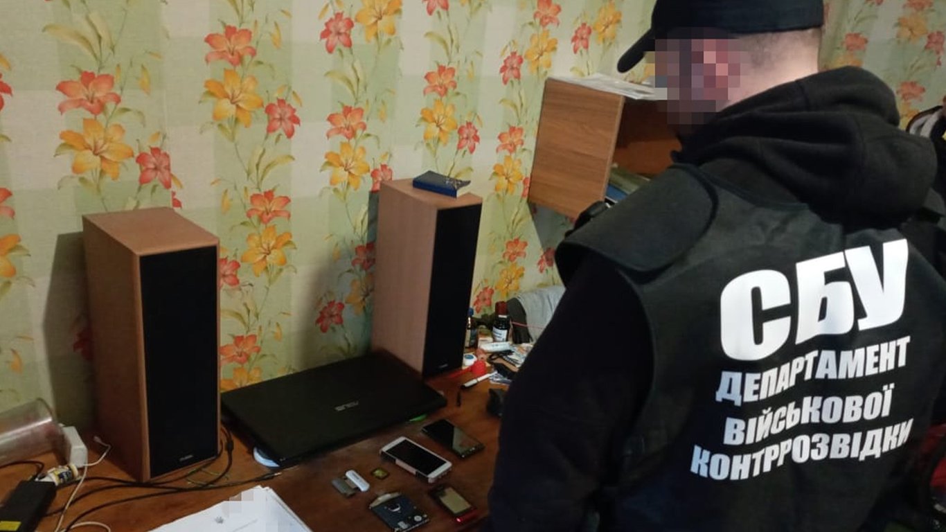 СБУ задержала экс-чиновника ВСУ, который хотел передать РФ секретные данные о ПВО Украины