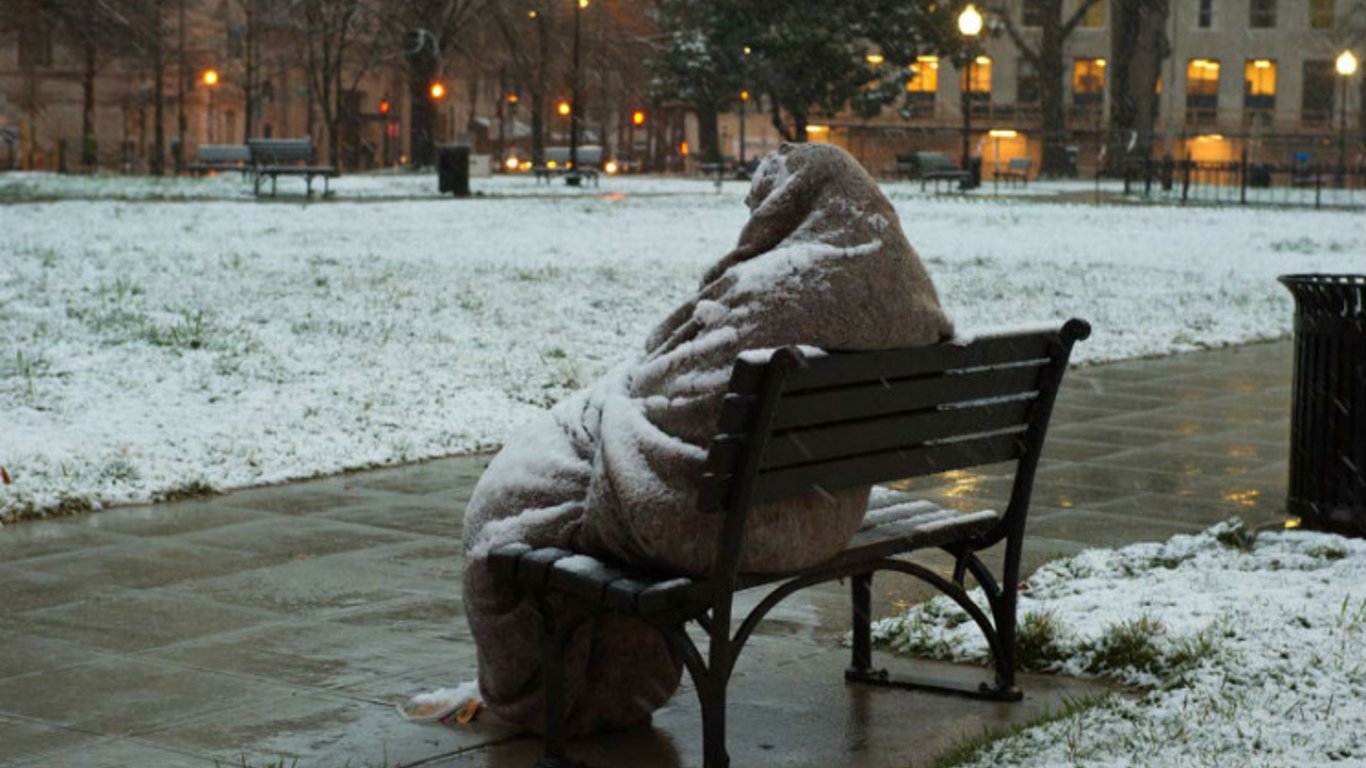 Непогода в Киеве - будет усилена помощь бездомным