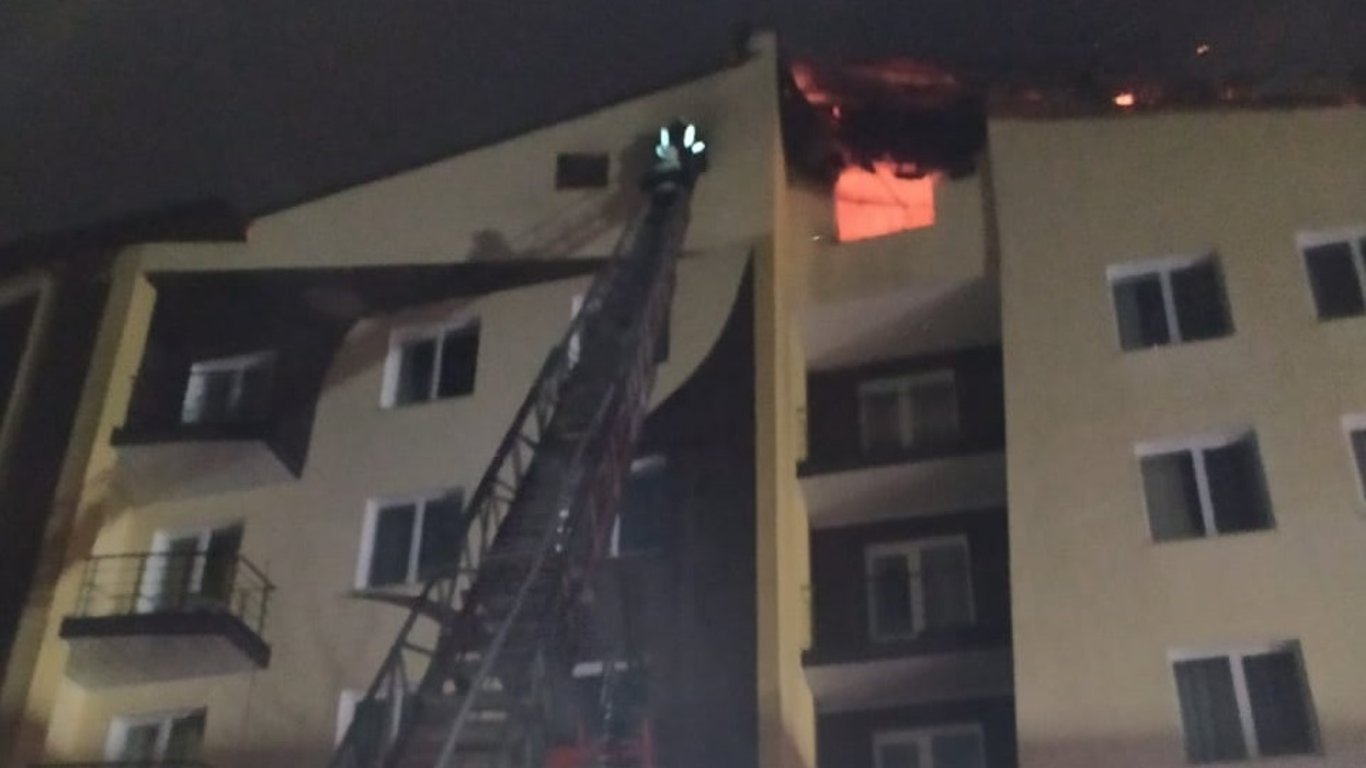 Появилось видео смертельного пожара в гостинице в Винницкой области