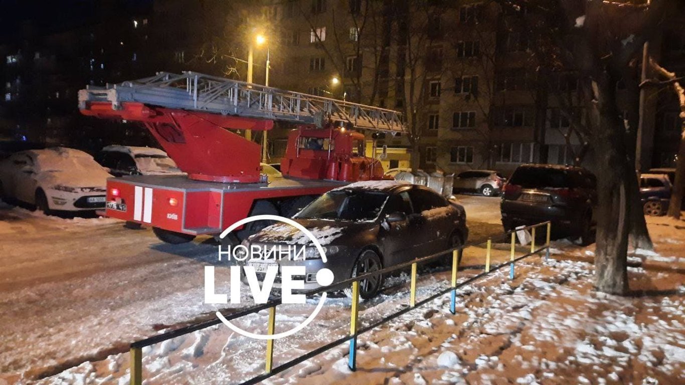 Пожар в Киеве - из-за пожара на Оболони люди остались без света - фото