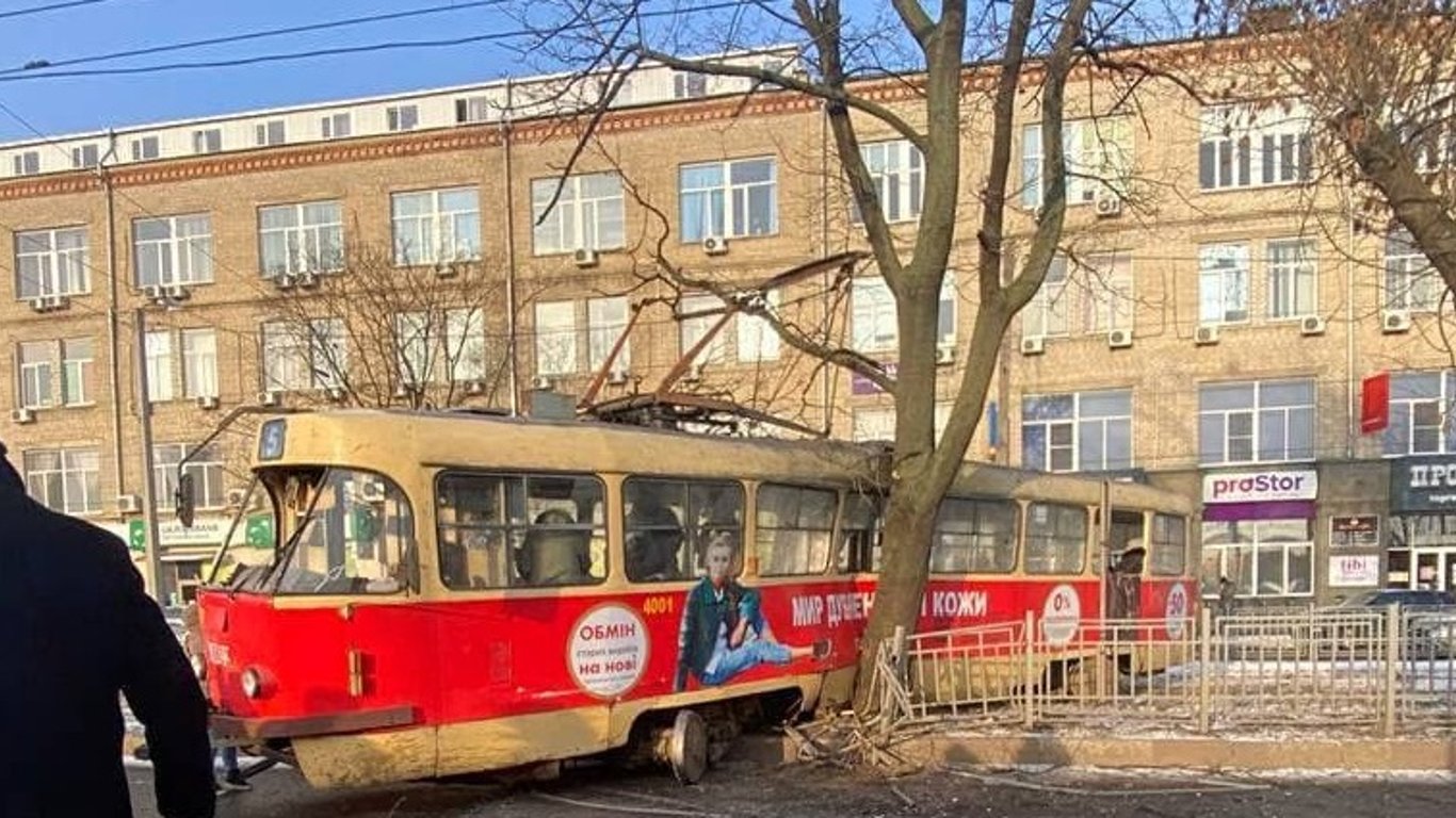 В Харькове в аварии трамвая пострадали три женщины