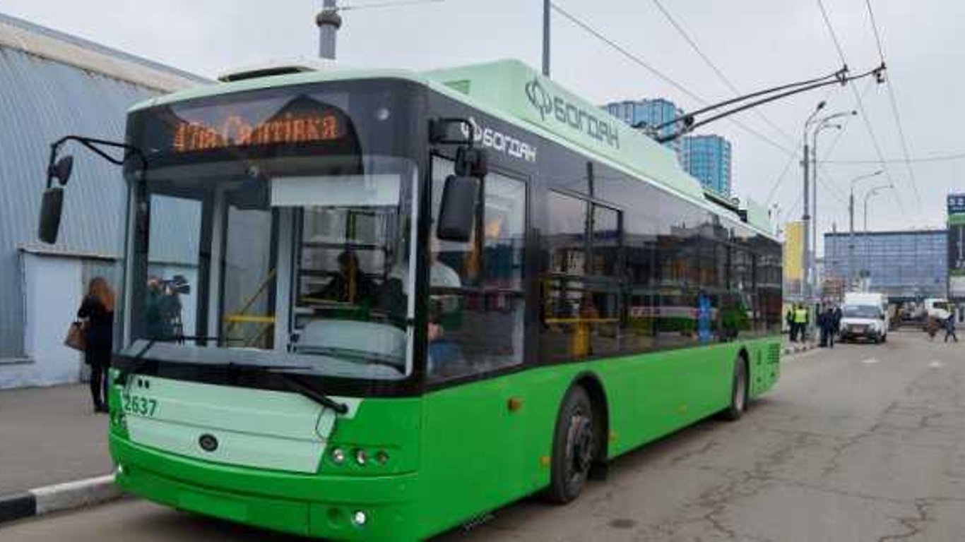 В Харькове ищут водителей троллейбуса с зарплатой 15 тыс. гривен