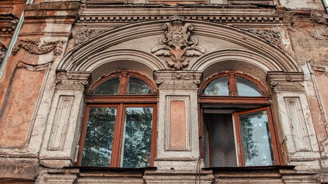 В Одесі на Молдованці люди живуть із страхом, що їхні будинки обваляться