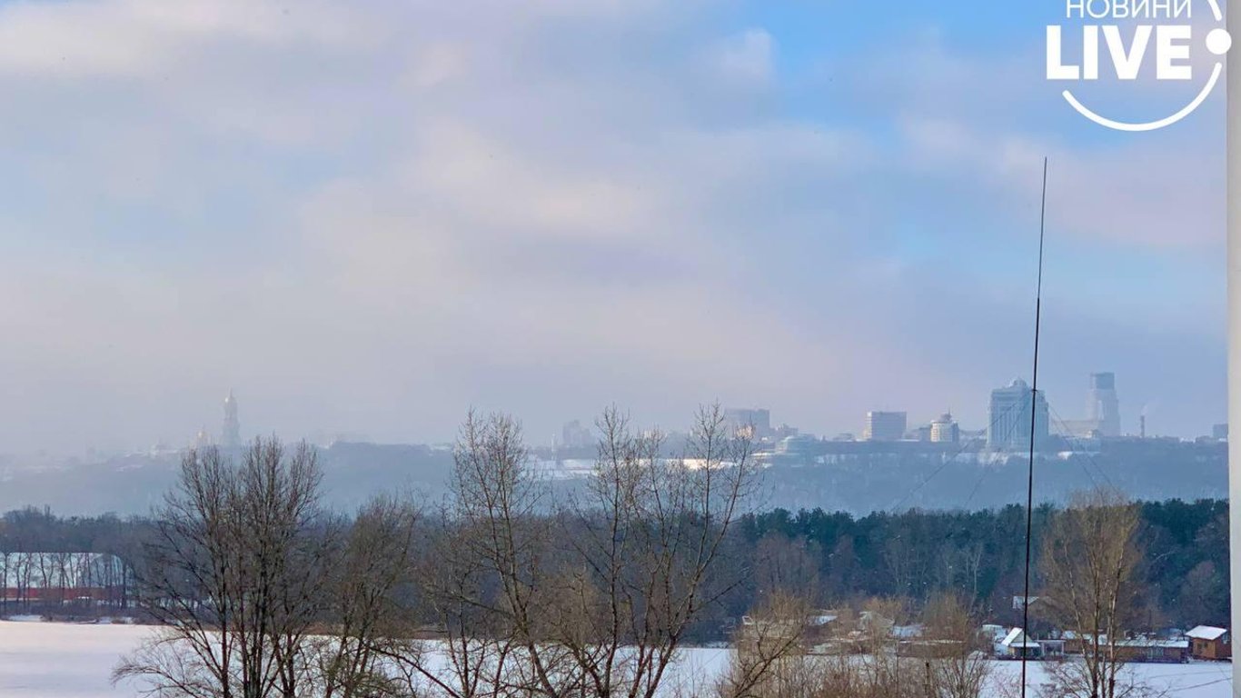 Погода в Киеве - Днепр начал покрывается льдом из-за сильного мороза.