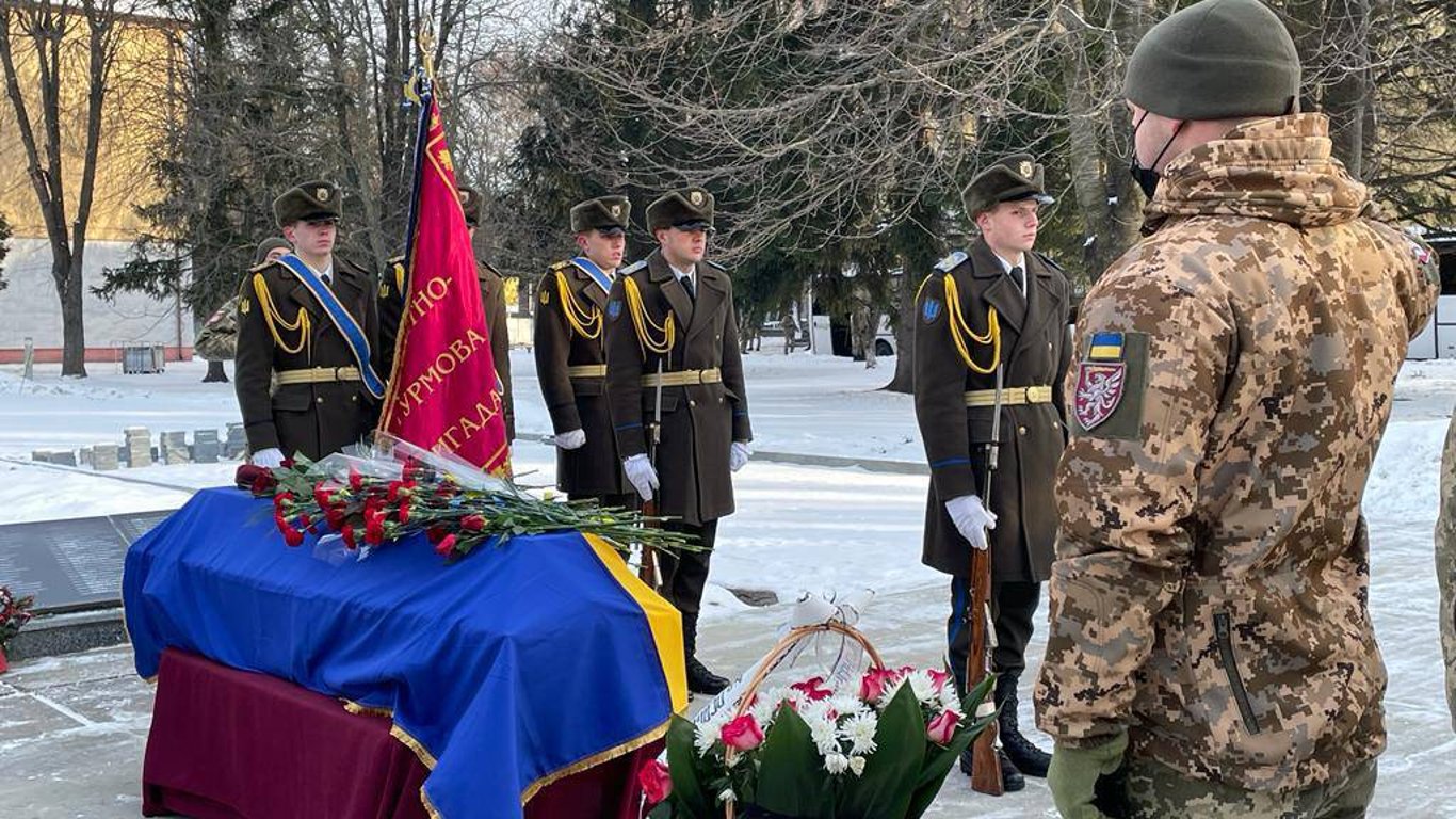 У Львові попрощалися з Русланом Янковським - солдат загинув у Луганському аеропорту