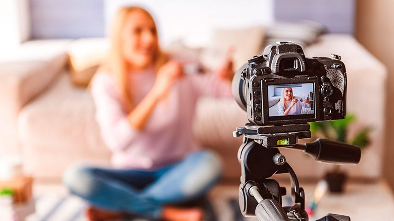 Блогерку з Одеси звинуватили у шахрайстві