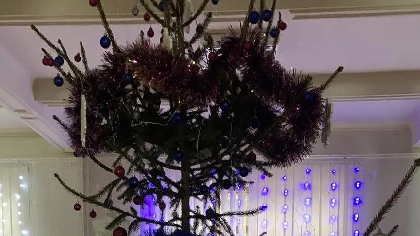 Новогодняя елка в Минюсте рассмешила киевлян