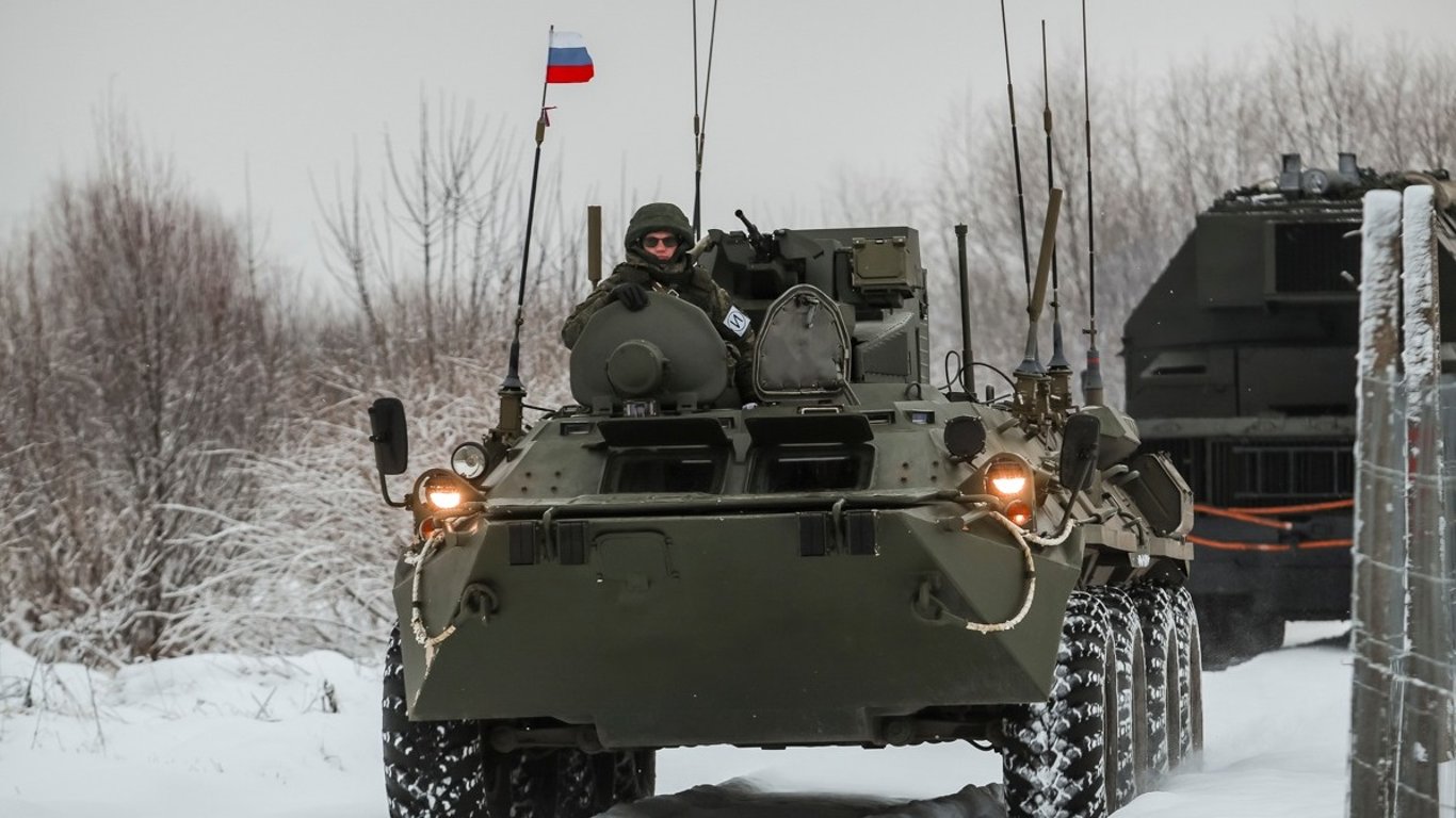 Відео перекидання військової техніки Росії до кордону України потрапило в мережу