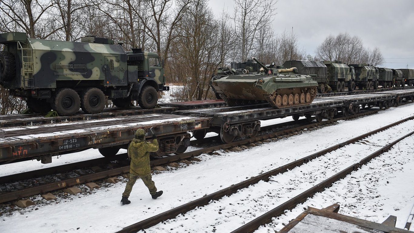 Россия наращивает войска вблизи Украины - в Bloomberg рассказали подробности