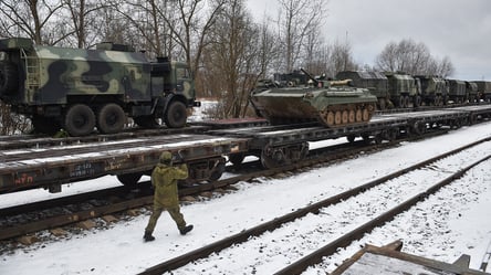 Росія стягнула танки та протиповітряну оборону до кордонів України – розвідка Jane's - 285x160