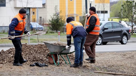 Суцільне місиво: у мережі показали роздовбану дорогу у Харкові до елітного ЖК. Фото - 285x160