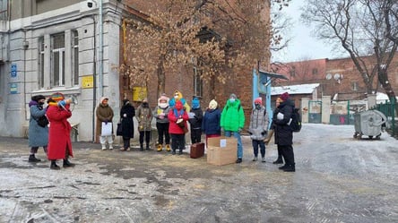 Харківські ЛГБТ-активісти передали Путіну "новорічні подарунки" - 285x160