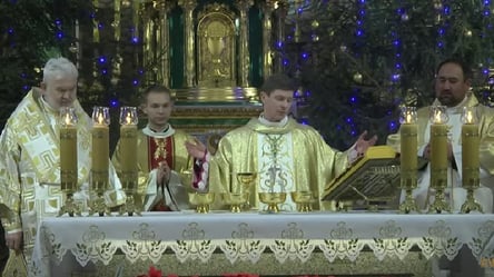 У Києві проходить різдвяне богослужіння. Відео - 285x160