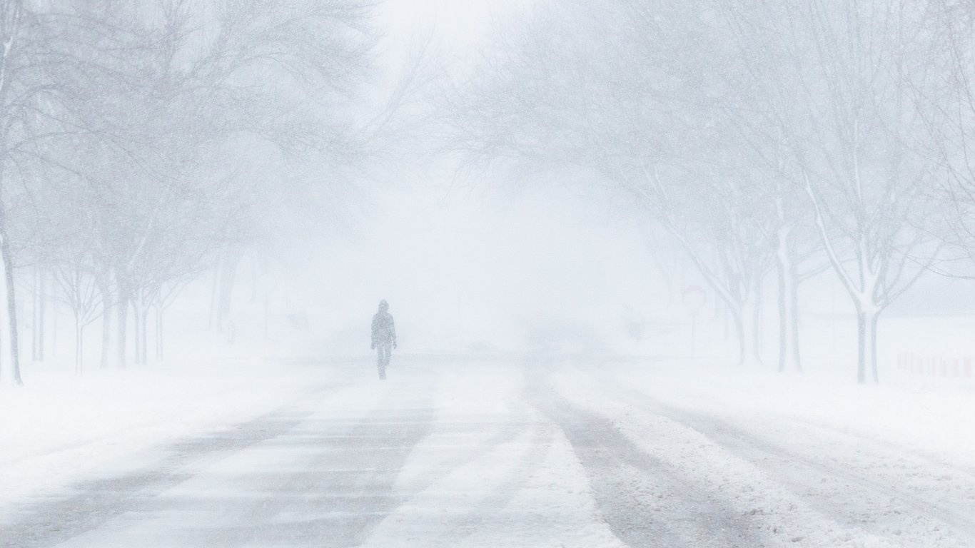 Украину накроет непогода: синоптики предупредили о морозе, метели и проблемах на дорогах