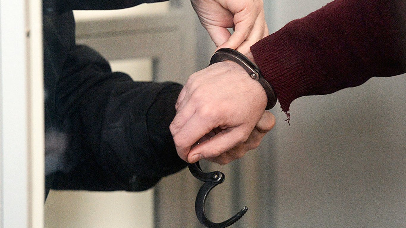 Пограбування в Одеській області — чоловік вкрав шубу та телефони