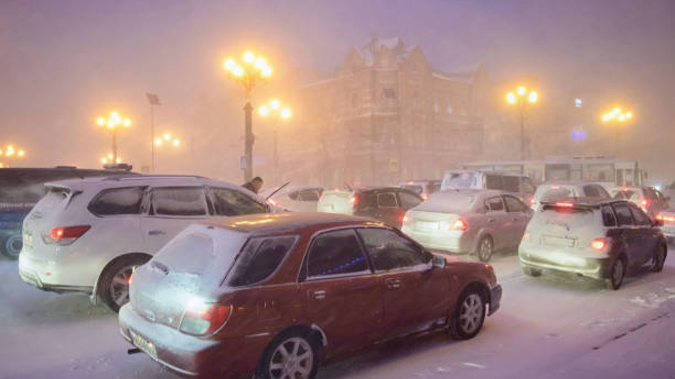 Харьков застыл в пробках из – за непогоды-в городе увеличилось количество ДТП