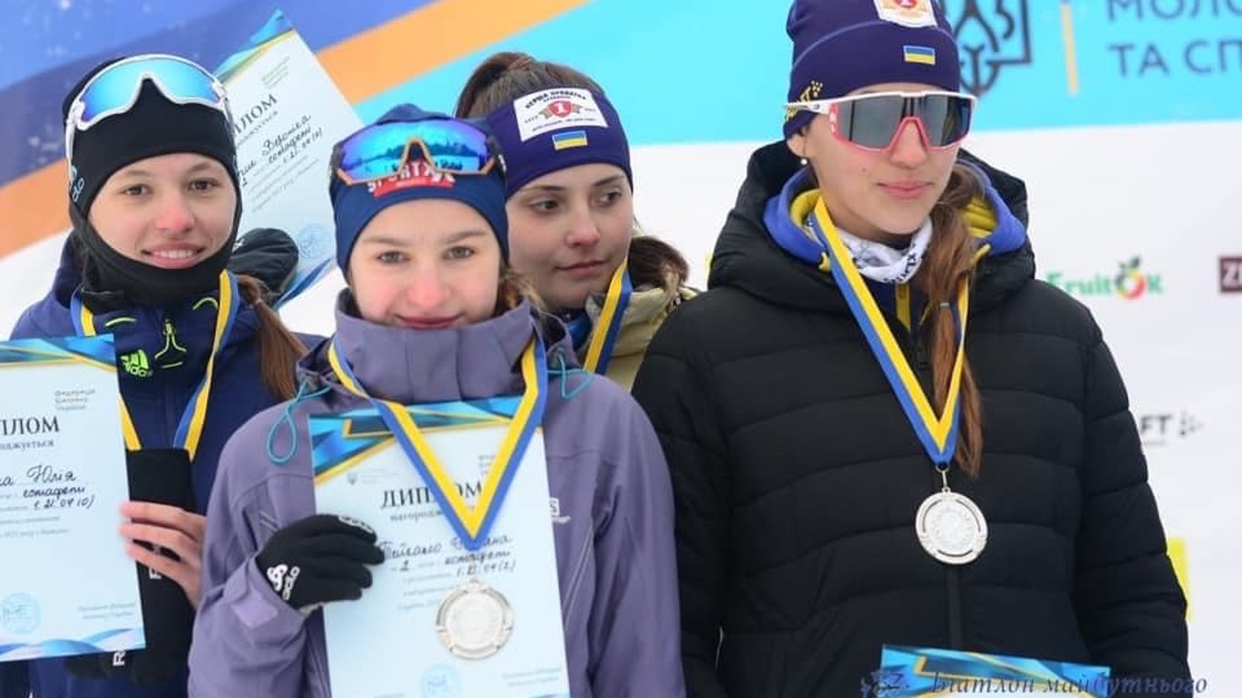 Спортсменки из Новояворовска завоевали серебро на чемпионате по биатлону