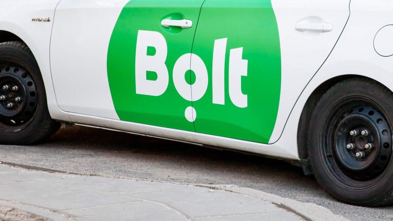Львовский суд наказал таксиста Bolt - он распылил газовый баллончик в лицо девушки