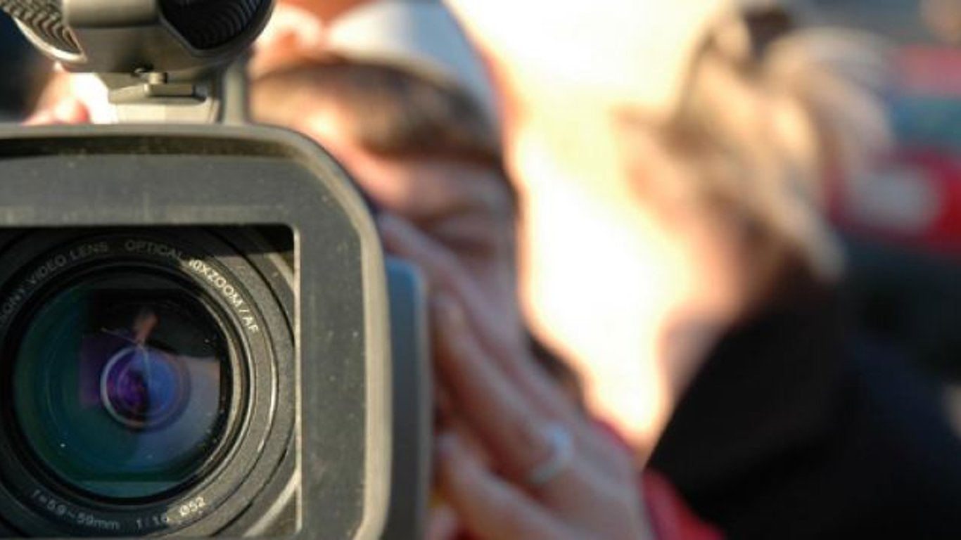 Перешкоджання журналістам в Одесі — продавець піротехніки погрожував знімальній групі