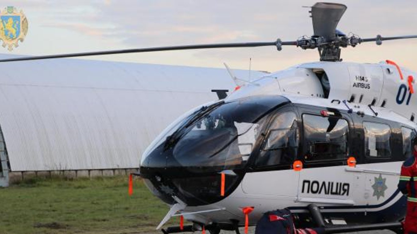 Во Львов вертолетом привезли 16-летнюю девушку-видео