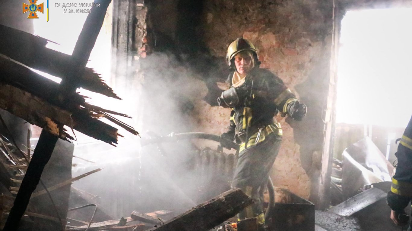 У Дарницькому районі спалахнула квартира - Новини Києва