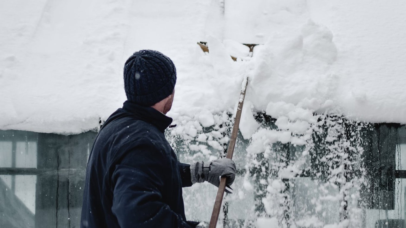 Расчистка снега во Львове 30 декабря - количество задействованной техники