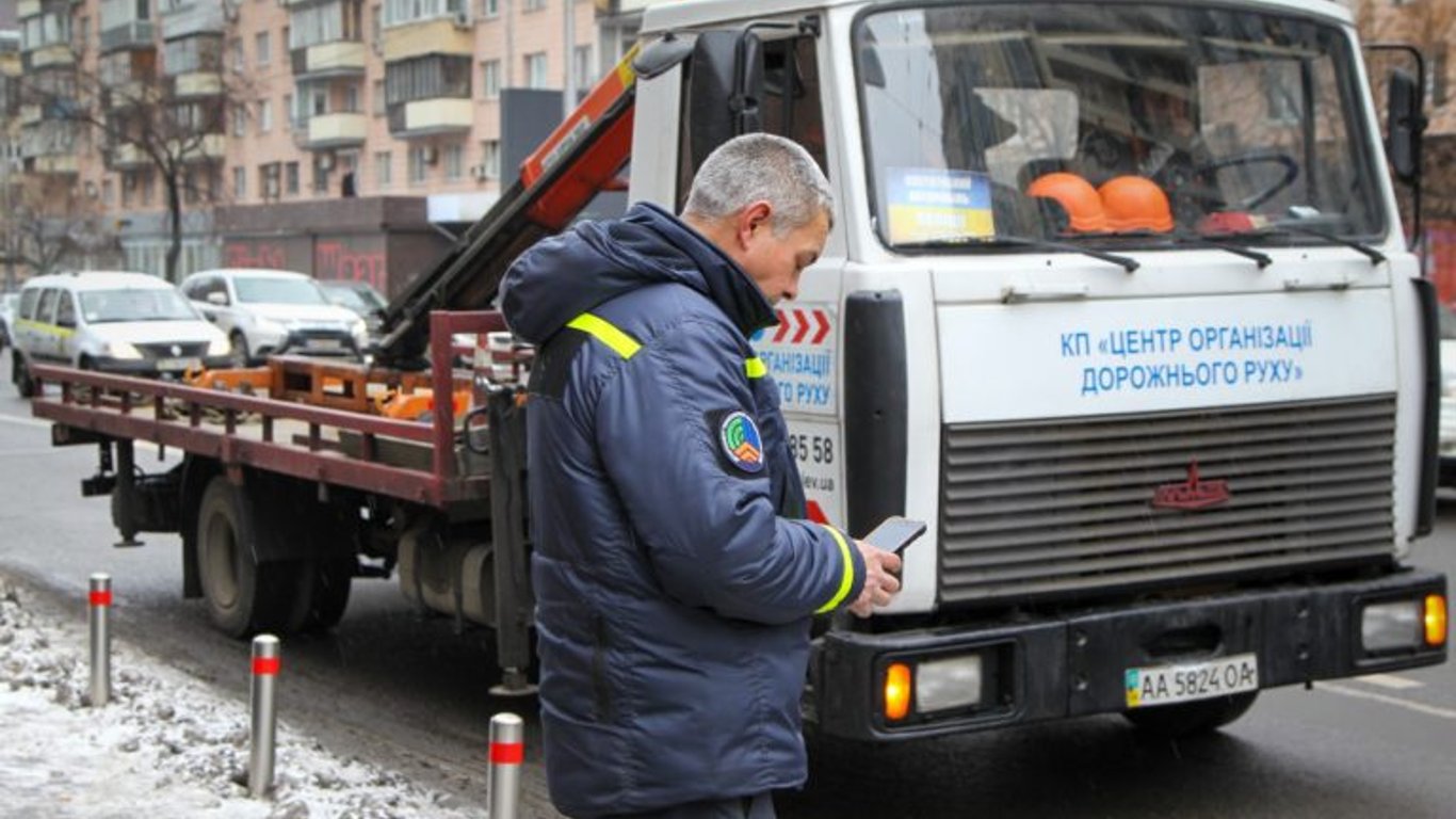 Вакарчук - у центрі столиці евакуювали машину родича сослиста "Океану Ельзи"