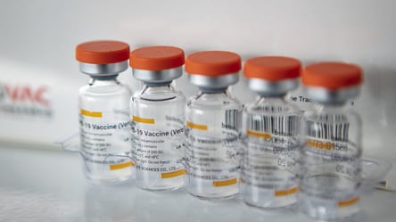 Львівщина отримала нову партію вакцини "CoronaVac": скільки доз надійшло - 285x160