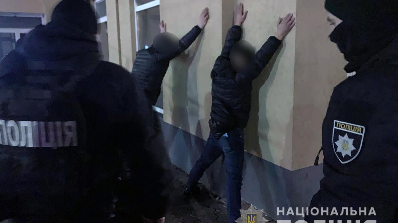 Пограбування в Києві - грабіжники обчистили іногороднього туриста
