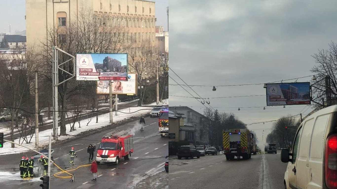 Во Львове посреди дороги загорелось авто Subaru-фото, видео