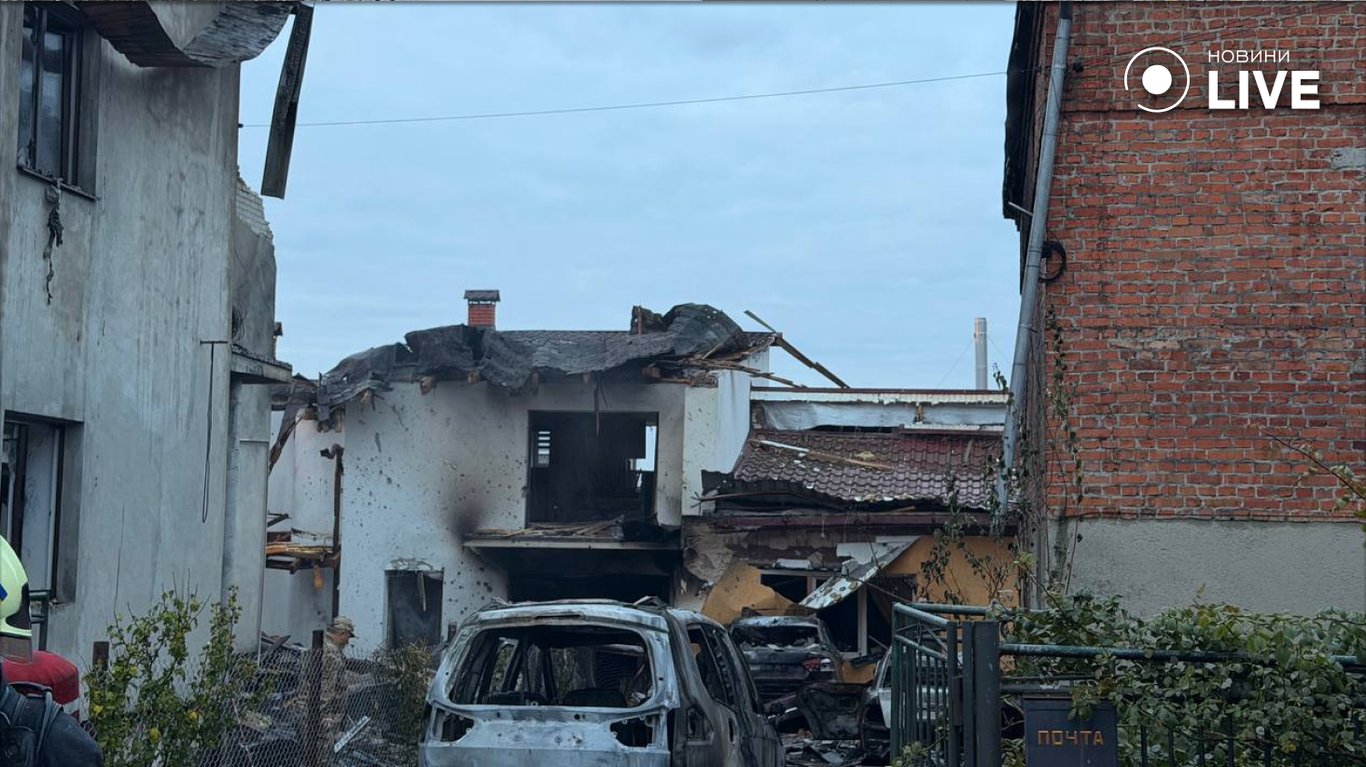 У Львові після нічної атаки виявили уламки російського дрона - фото 2
